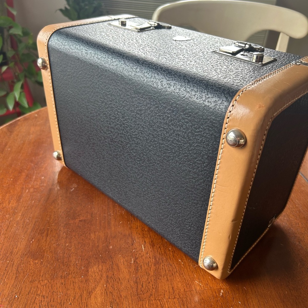 VINTAGE McBrine Cosmetics Train Case Luggage EUC - Picture 9 of 16